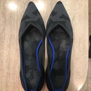 Gently used Grey camo ROTHYS - size 8.5